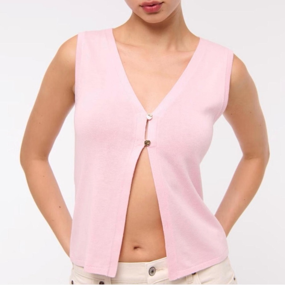 Abercrombie & Fitch V-Neck Open-front Sweater Vest